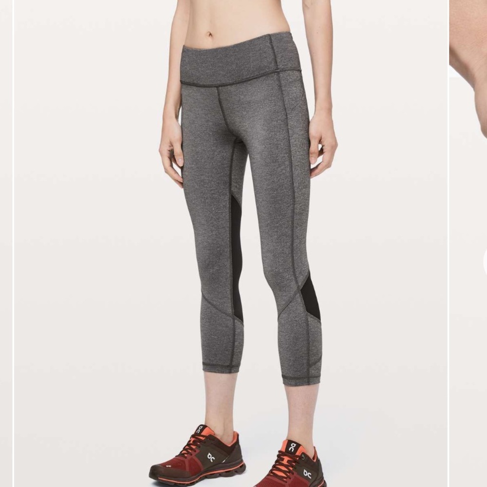 heathered black pace rival crop 22”